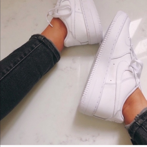 Nike Air Force 1 - Picture 2 of 6